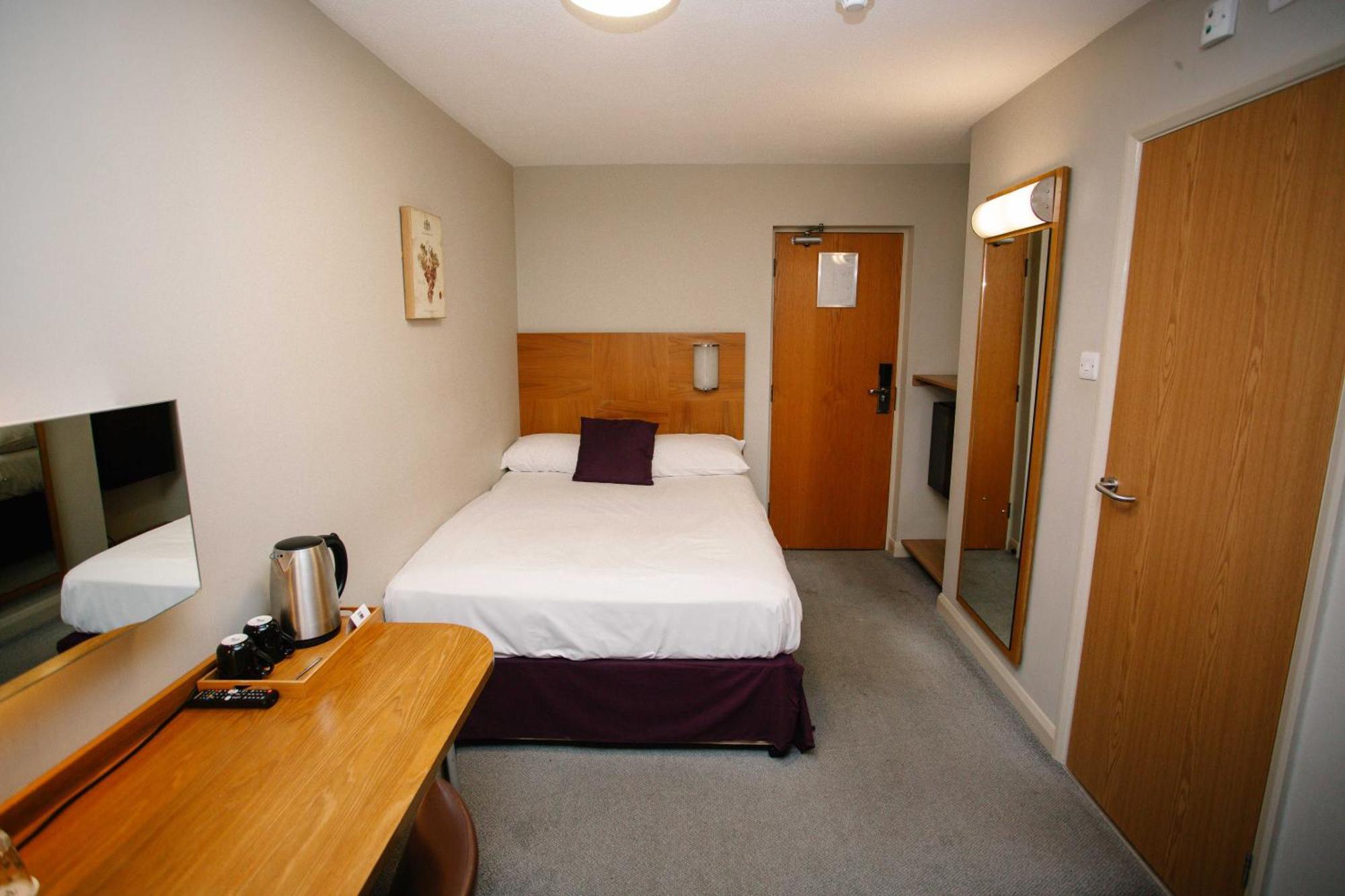 The Corner House Hotel Taunton Extérieur photo