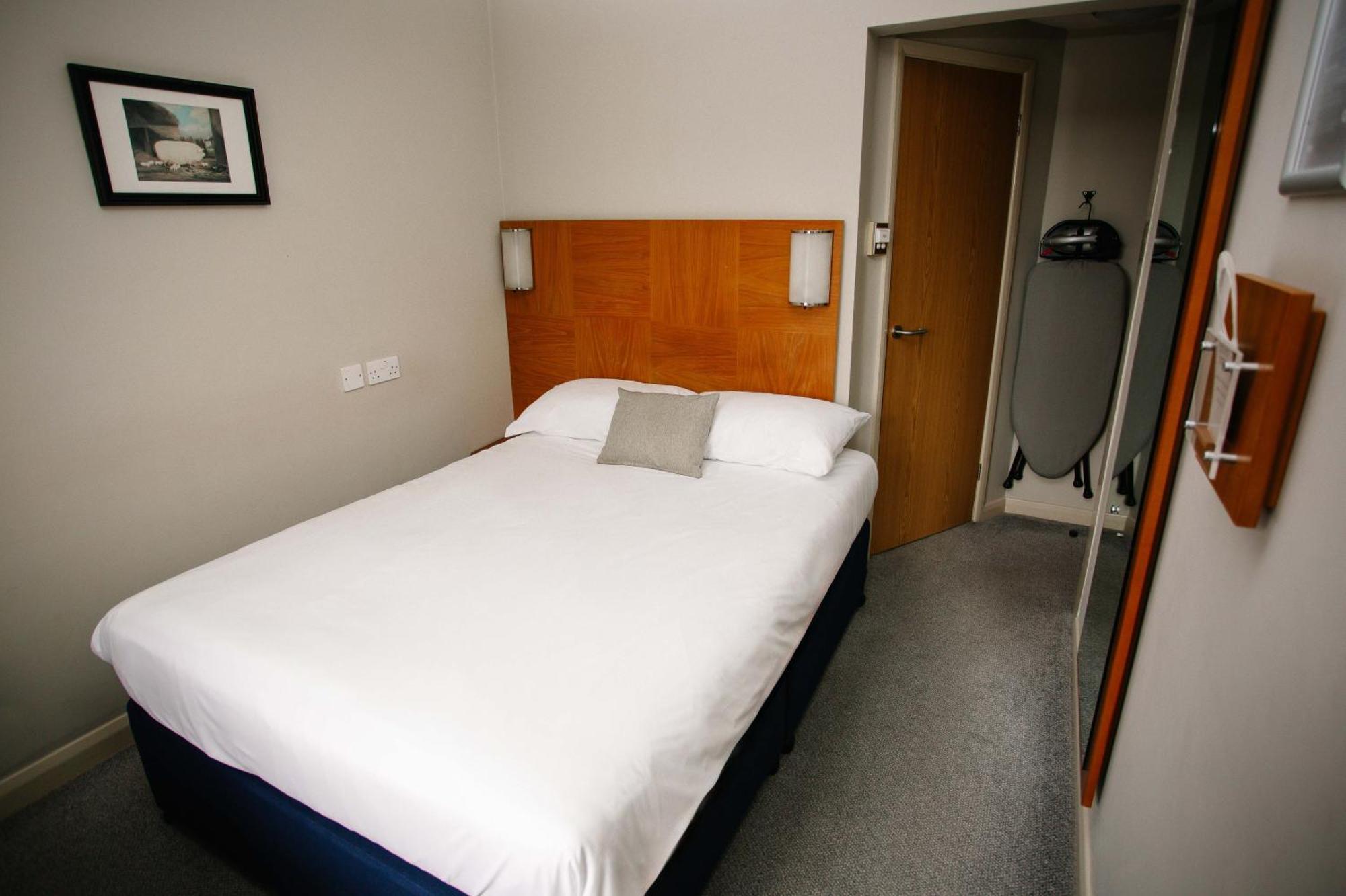 The Corner House Hotel Taunton Extérieur photo